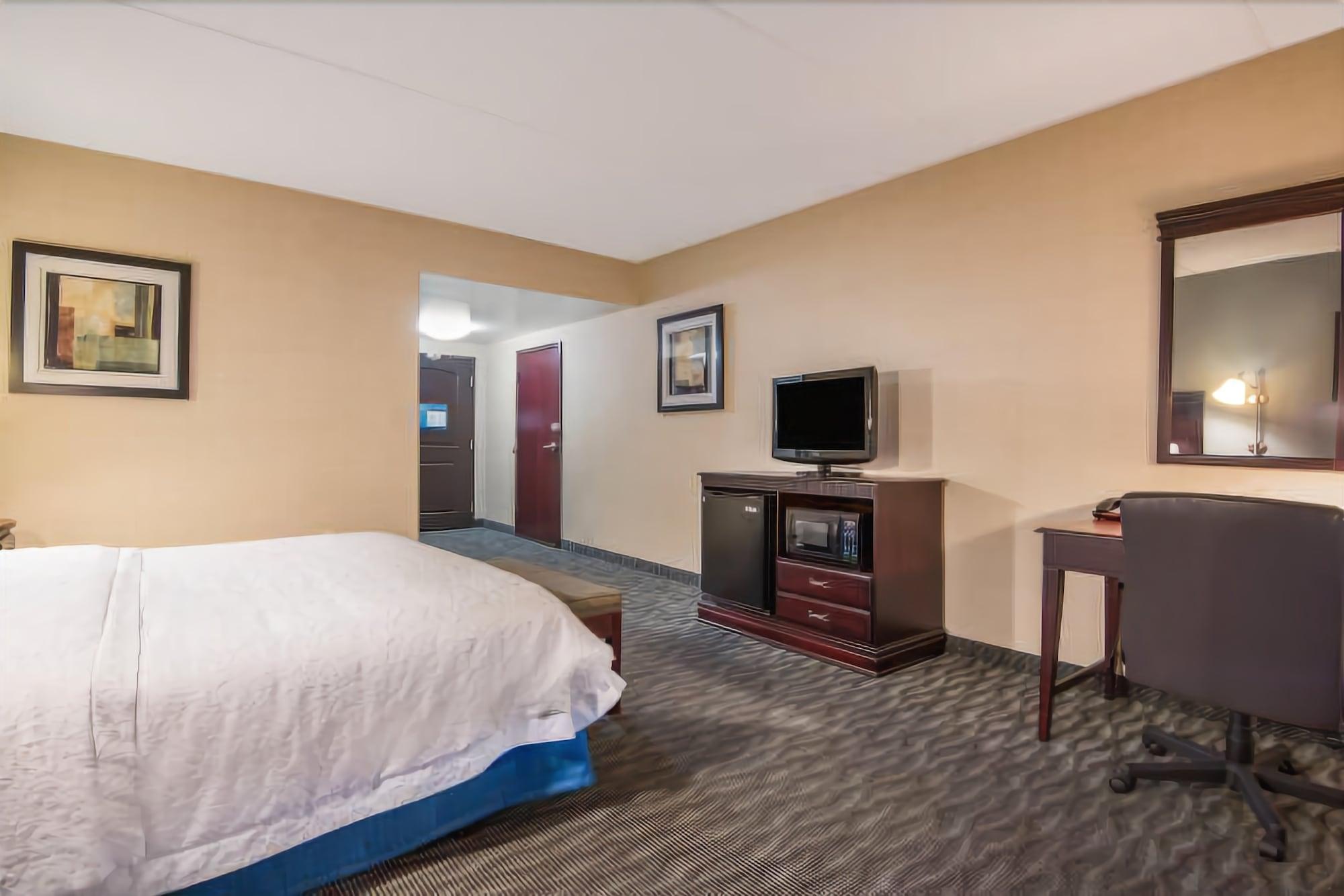 Hampton Inn & Suites By Hilton Syracuse Dewitt East Syracuse Exterior photo