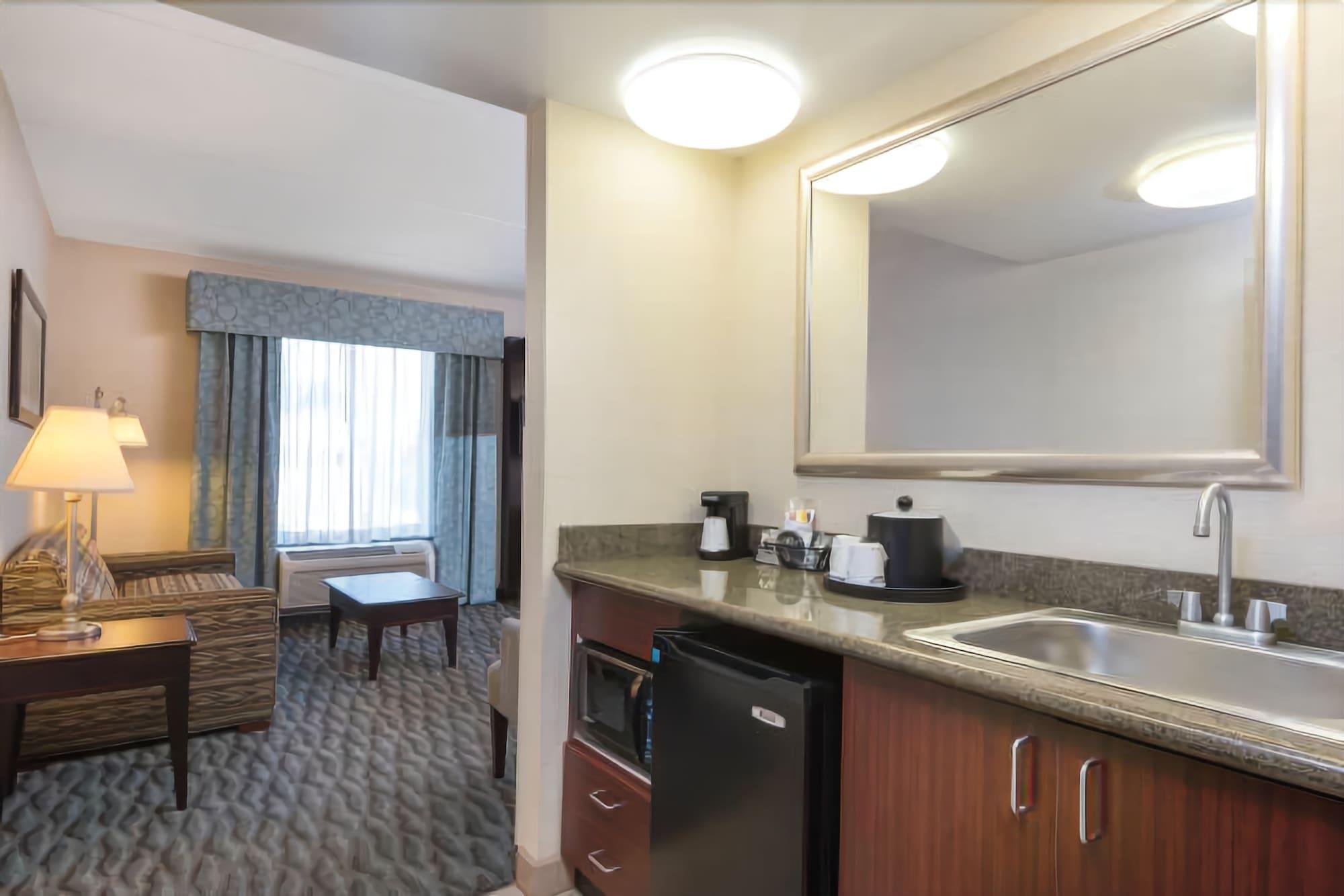 Hampton Inn & Suites By Hilton Syracuse Dewitt East Syracuse Exterior photo